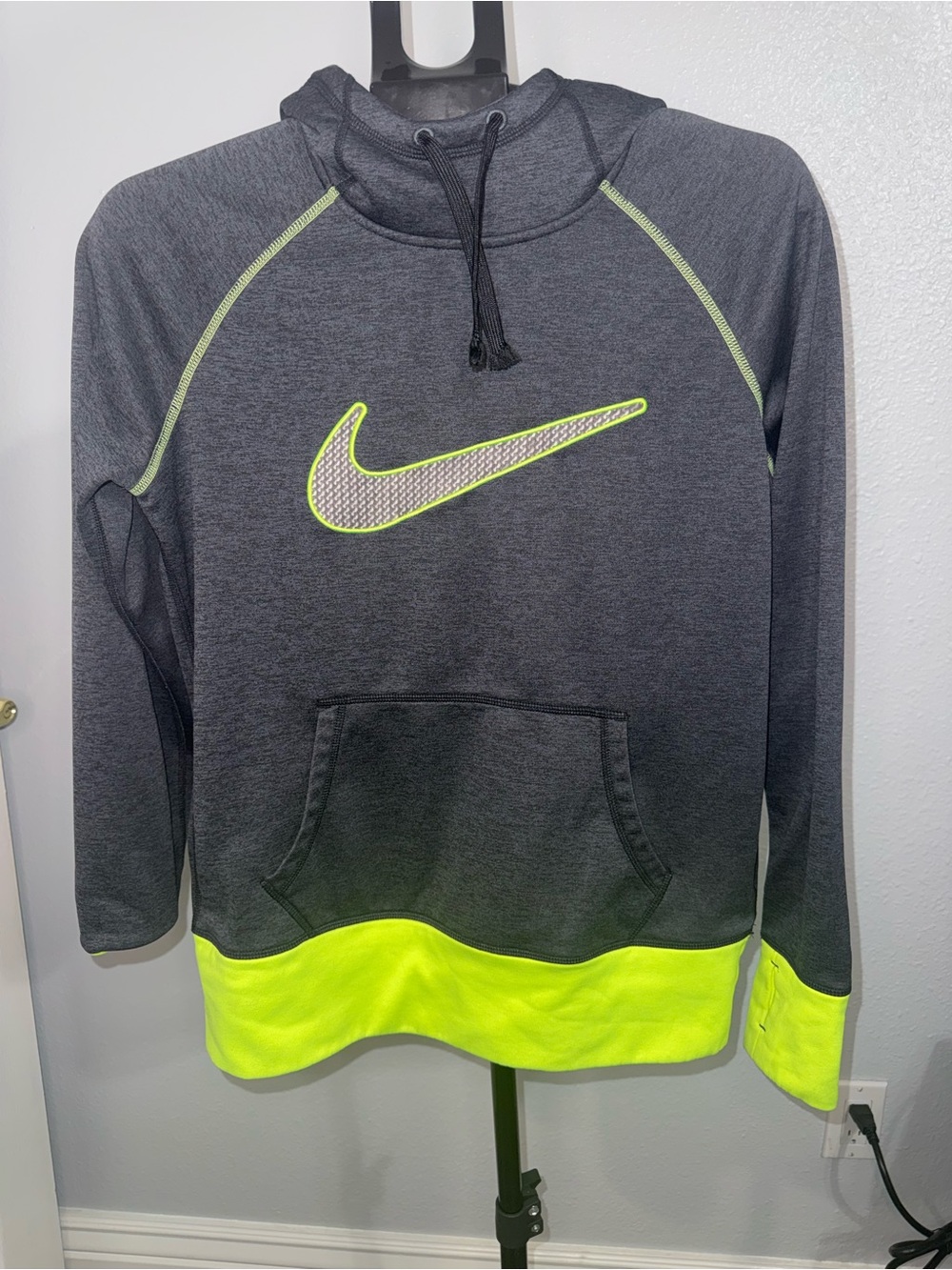 Nike Therma-FIT Women’s M Gray Volt Neon Hoodie Big Swoosh Thumbholes
